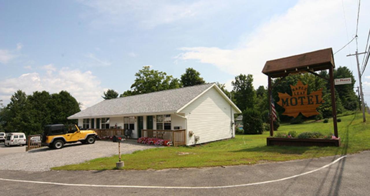 Maple Leaf Motel Schroon Lake Exterior foto